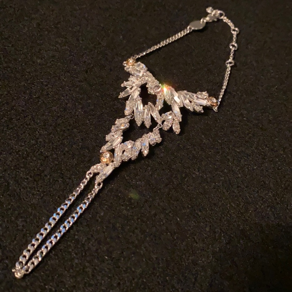 Silver Henri Bendel hand chain